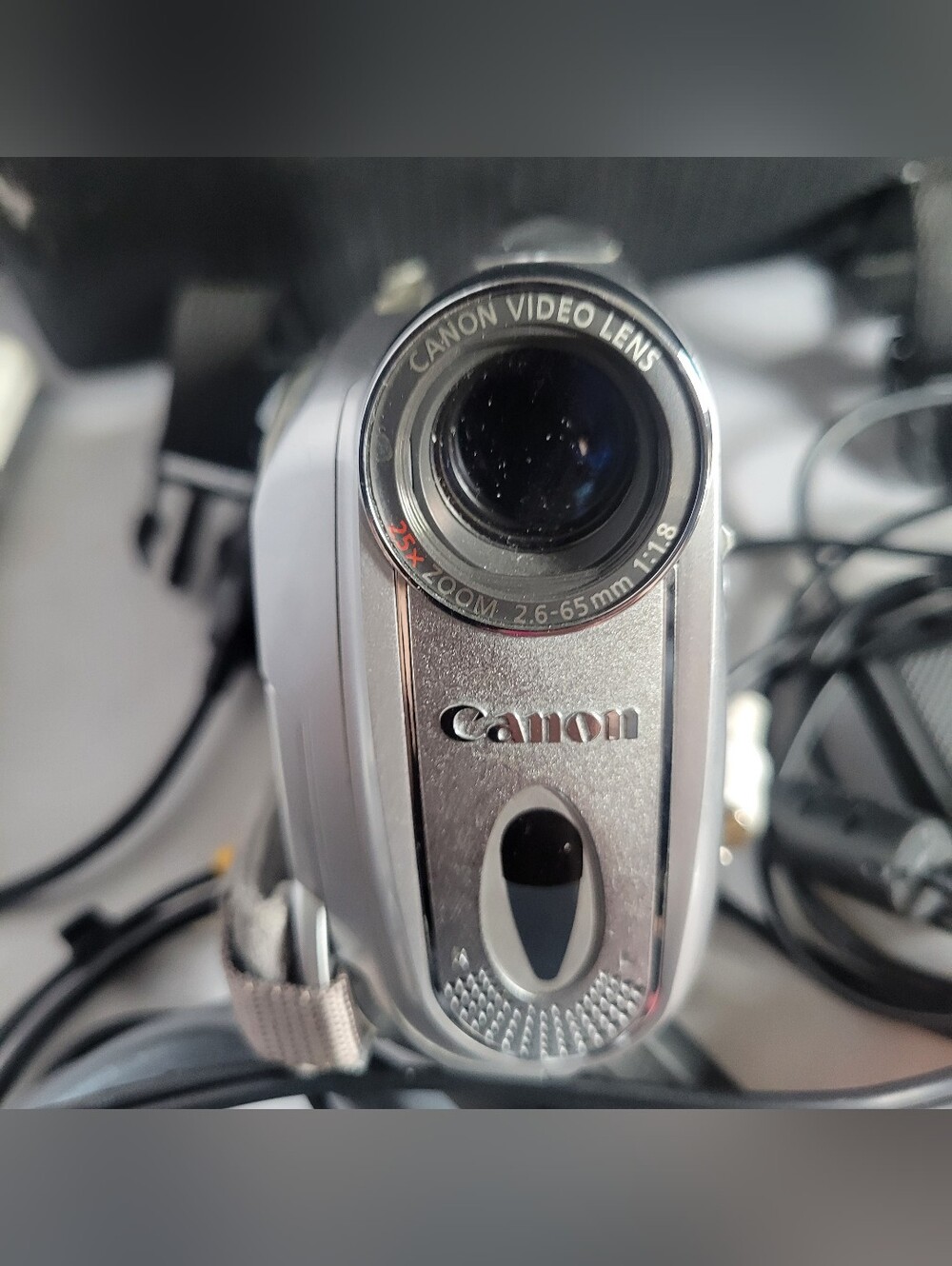 Canon zr 600 digital camcorder